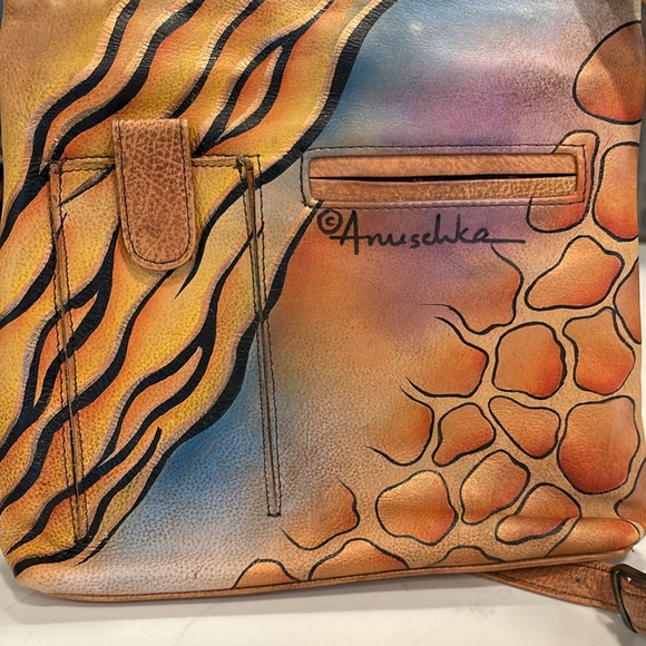 Anuschuka CrossBody NWOT Handpainted purse. - Picture 4 of 8